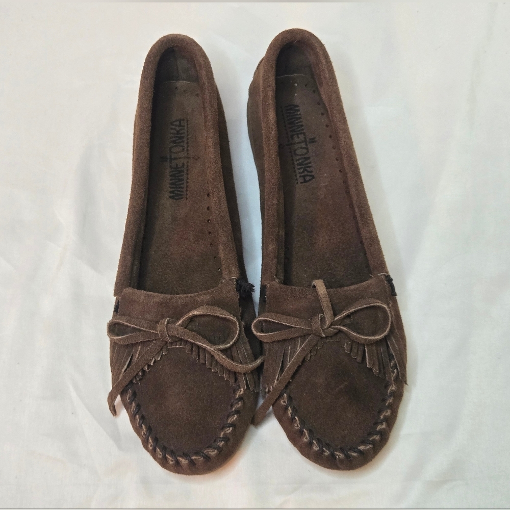 Minnetonka Women's Kilty Hard Sole Moccasin Chocolate Brown 7.5M